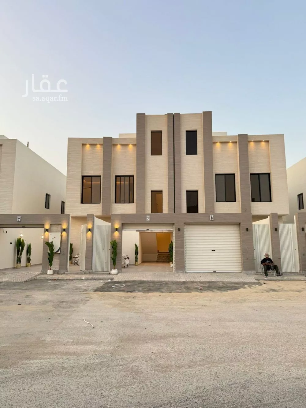 دور للبيع في شارع ابي المكارم بن مفرج, حي عكاظ, مدينة الرياض, منطقة الرياض 1 صورة