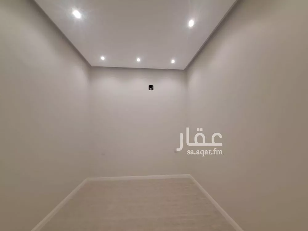 فيلا للبيع في شارع الكرامة, حي شبرا, مدينة الرياض, منطقة الرياض 1 صورة