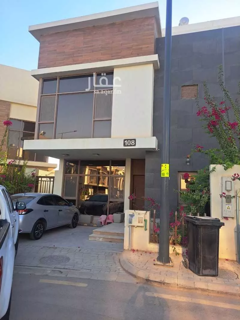 فيلا للبيع في شارع احمد بن محمد الصباغ, حي المونسية, مدينة الرياض, منطقة الرياض 1 صورة