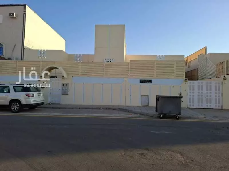 فيلا للبيع في شارع تميم بن طرفه, حي الإسكان, مدينة المدينة المنورة, منطقة المدينة المنورة 1 صورة
