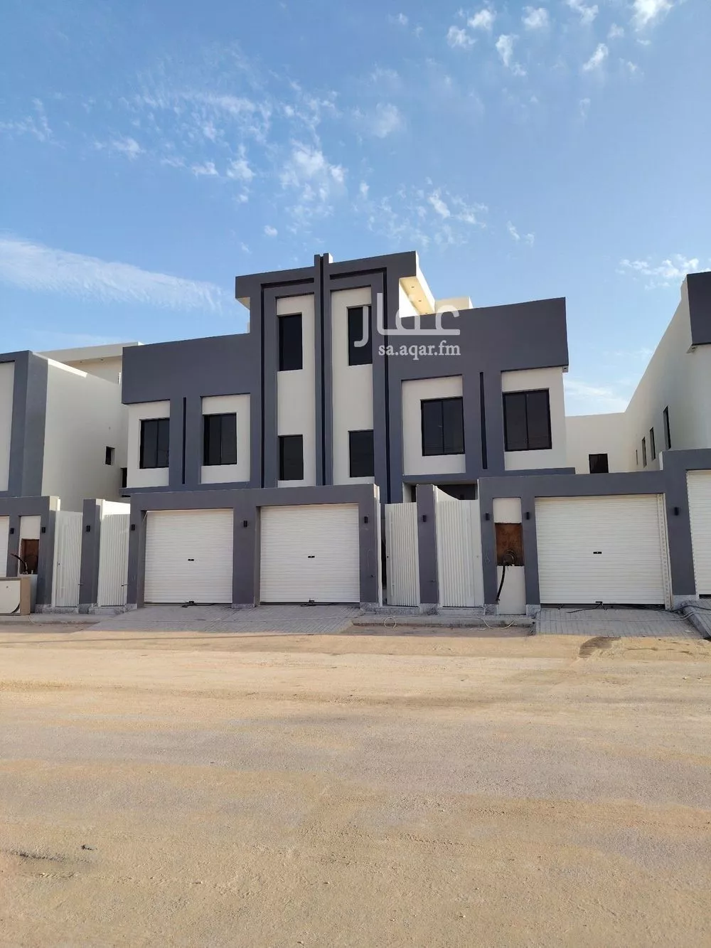 دور للبيع في شارع الصفار الذهبي, حي عكاظ, مدينة الرياض, منطقة الرياض 1 صورة
