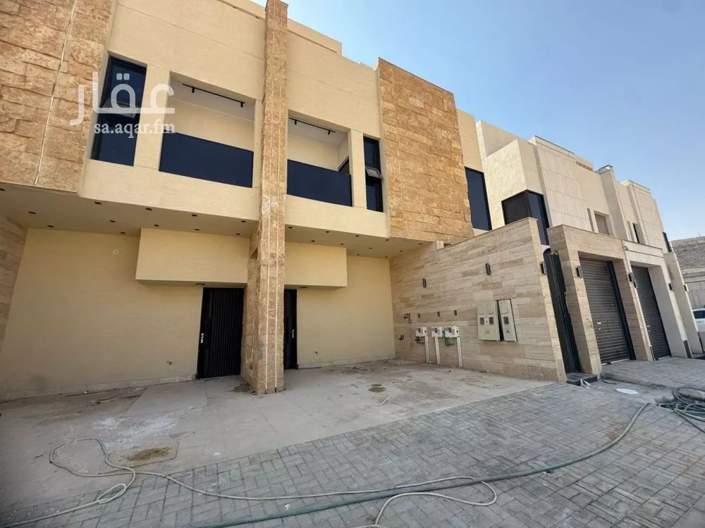 دور للبيع في شارع مافيه اسم , حي الجنادرية, مدينة الرياض, منطقة الرياض 1 صورة