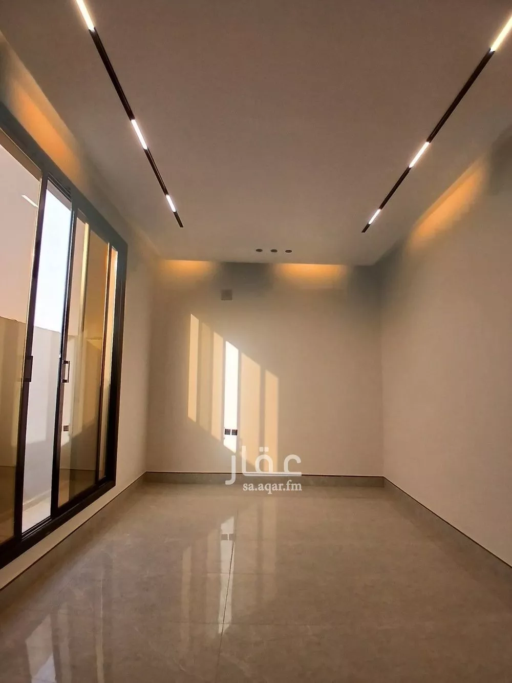 دور للبيع في شارع عبيدالله الفقيه, حي الرمال, مدينة الرياض, منطقة الرياض 1 صورة