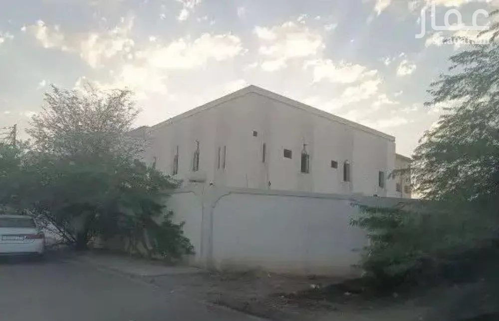 فيلا للبيع في شارع الاشبل, حي المجمع, مدينة حائل, منطقة حائل 1 صورة