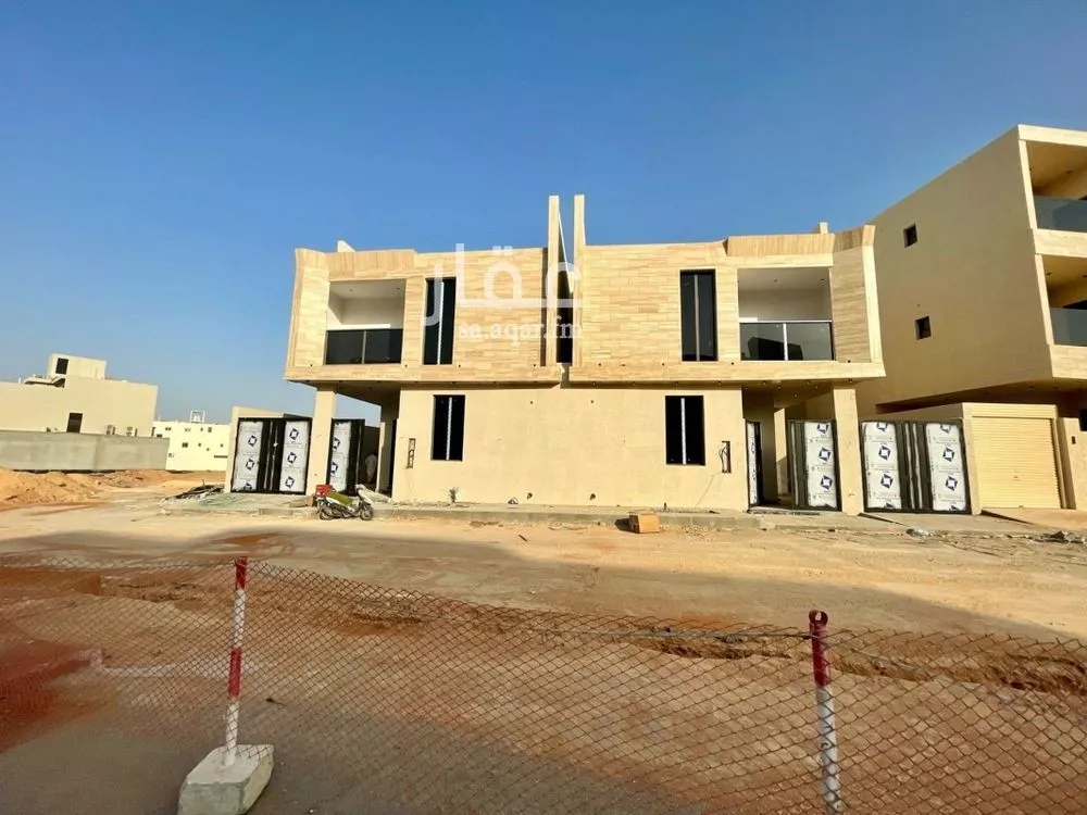 فيلا للبيع في شارع أبي محمد الأكفاني, حي المهدية, مدينة الرياض, منطقة الرياض 1 صورة