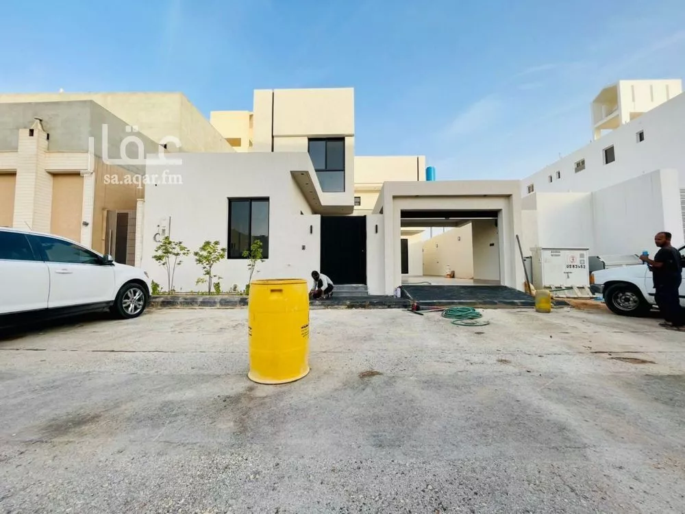 فيلا للبيع في شارع السيل الكبير, حي المهدية, مدينة الرياض, منطقة الرياض 1 صورة