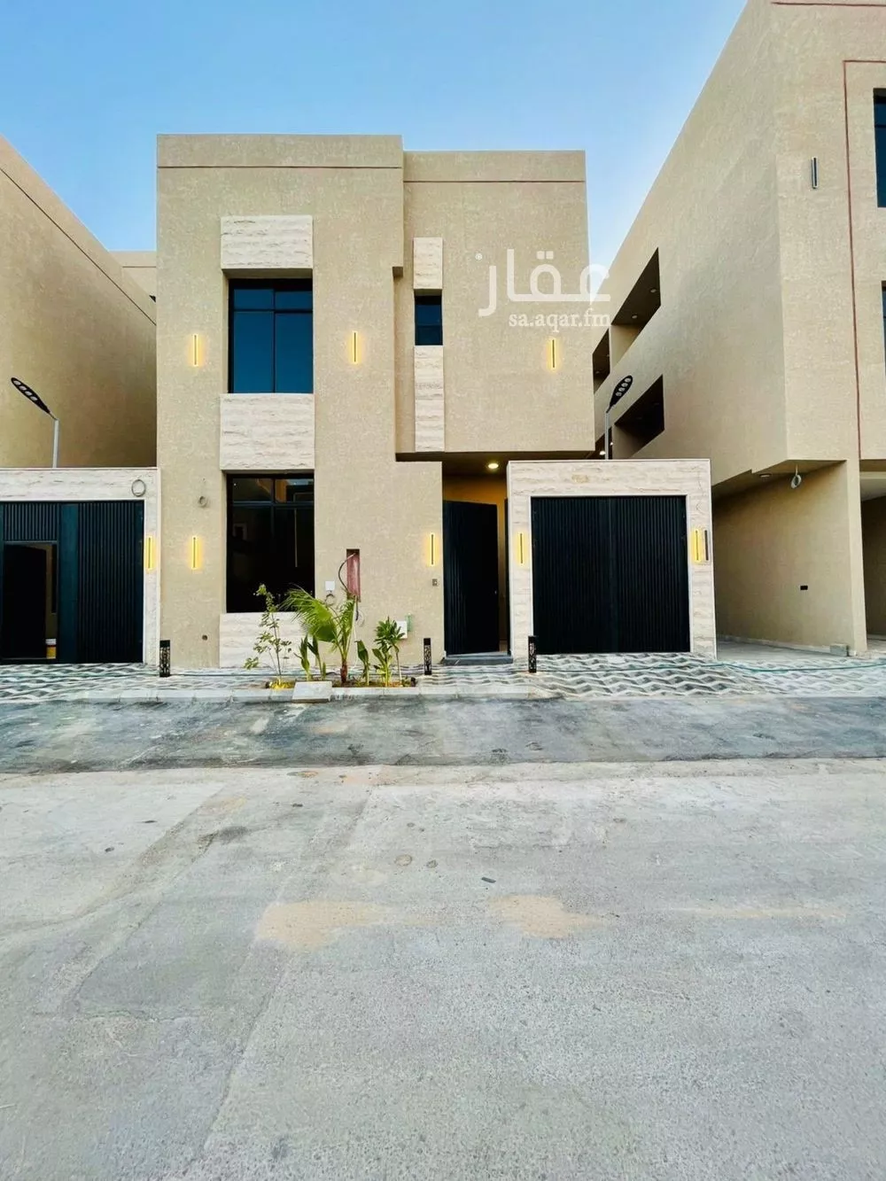 فيلا للبيع في شارع شارع بن أبي الشكر الفلكي, حي المهدية, مدينة الرياض, منطقة الرياض 1 صورة