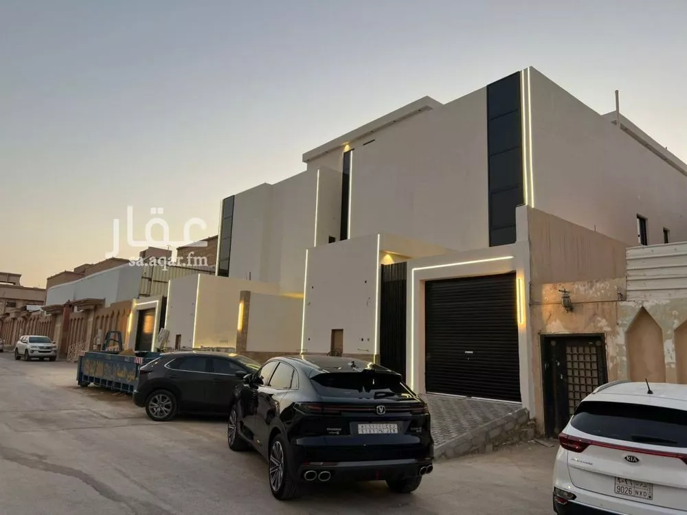 فيلا للبيع في شارع خلف بن معدان, حي بدر, مدينة الرياض, منطقة الرياض 1 صورة