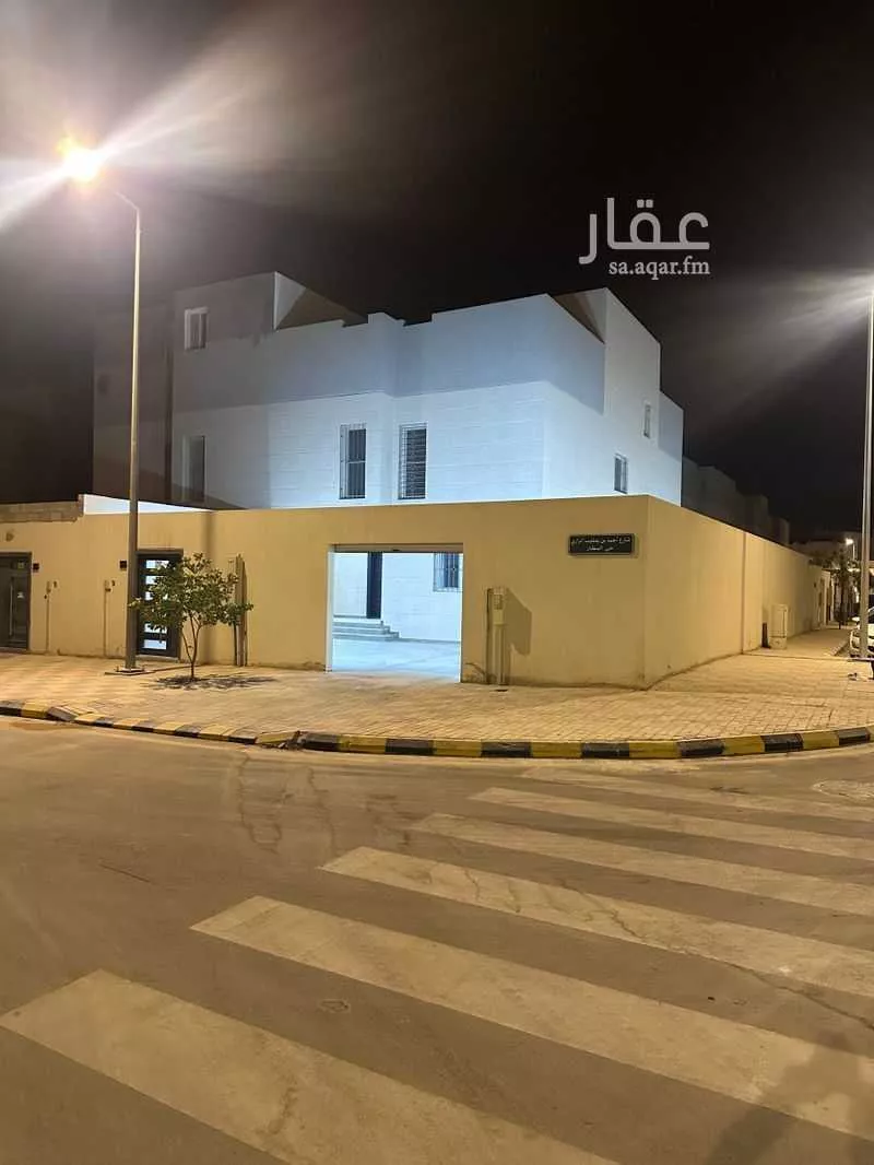 فيلا للإيجار في شارع أحمد بن يعقوب الرازي ، حي مطار الملك خالد الدولي ، الرياض ، منطقة الرياض 1 صورة