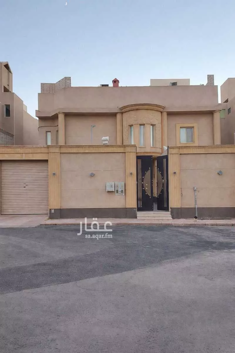 فيلا للبيع في شارع حسين بن صديق دحلان, حي عكاظ, مدينة الرياض, منطقة الرياض 1 صورة