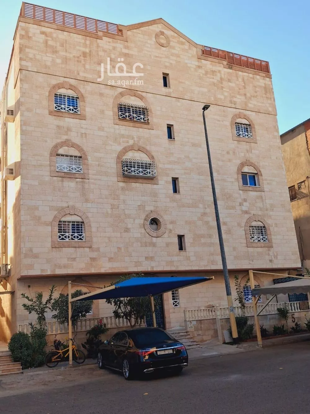 عمارة للإيجار في شارع هشام بن حبيب, حي بنى عبد الأشهل, مدينة المدينه المنوره, منطقة المدينة المنورة 1 صورة