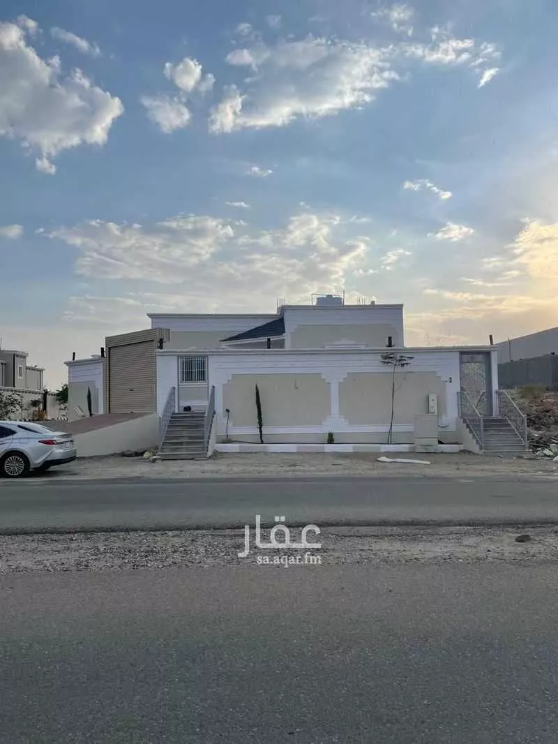 فيلا للبيع في شارع 111, حي الوادي, مدينة بلقرن, منطقة عسير 1 صورة