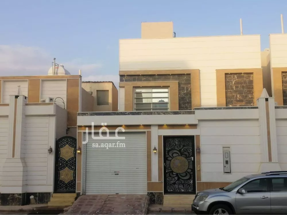 فيلا للبيع في شارع رفاعة بن عرادة, حي عكاظ, مدينة الرياض, منطقة الرياض 1 صورة