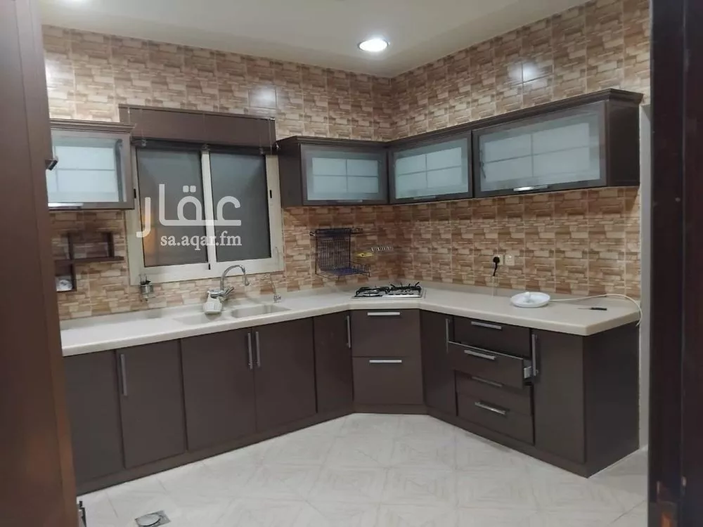 فيلا للإيجار في شارع أحمد بن عبدالله البرقي, حي العارض, مدينة الرياض, منطقة الرياض 1 صورة