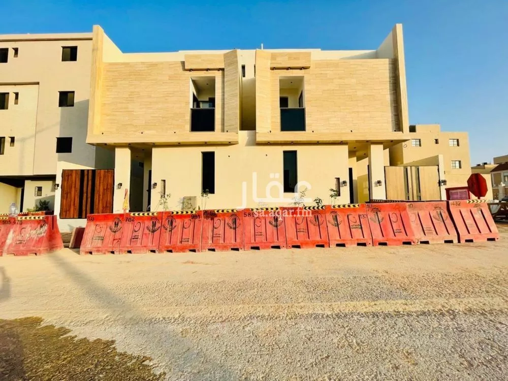 فيلا للبيع في شارع زينب بنت أبي سلمة, حي المهدية, مدينة الرياض, منطقة الرياض 1 صورة