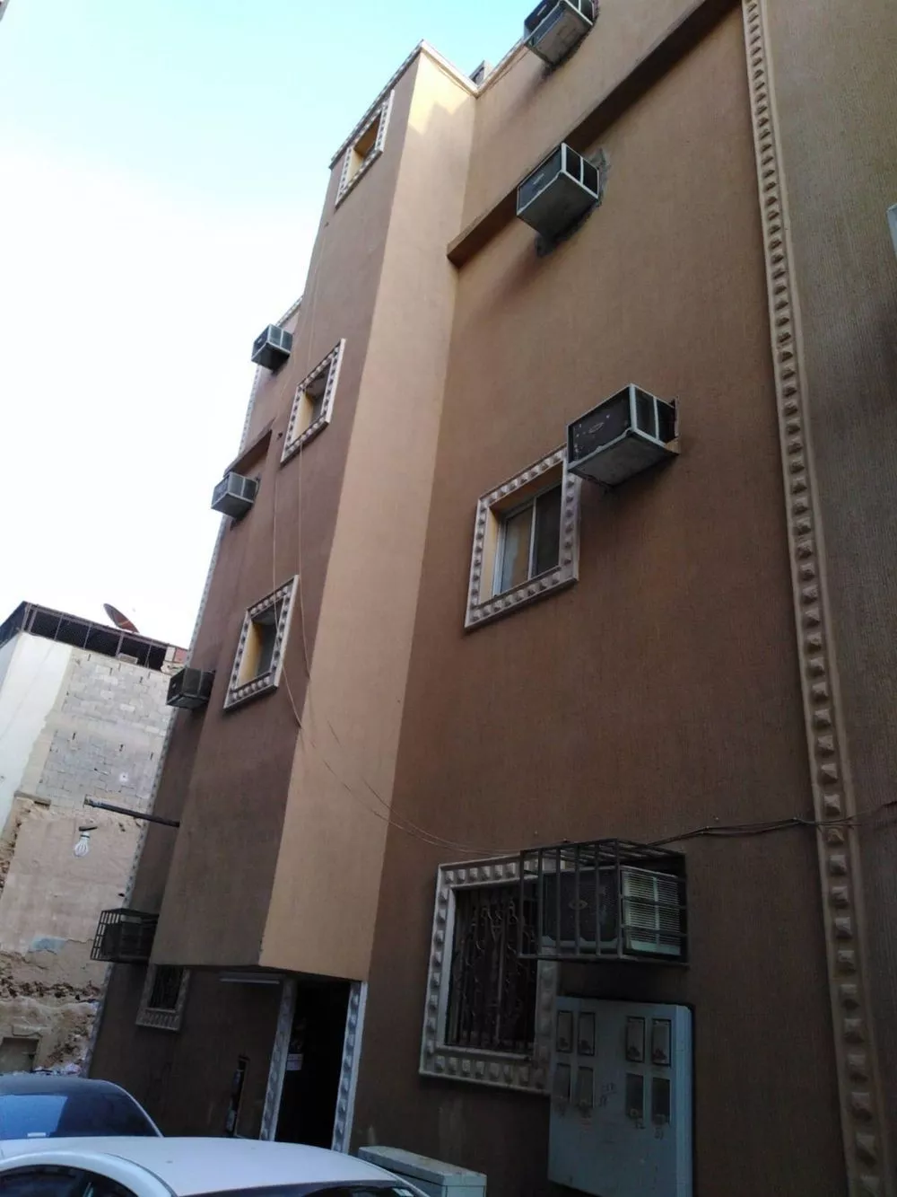 عمارة للبيع في شارع ابي ايوب الانصاري, حي ثليم, مدينة الرياض, منطقة الرياض 1 صورة