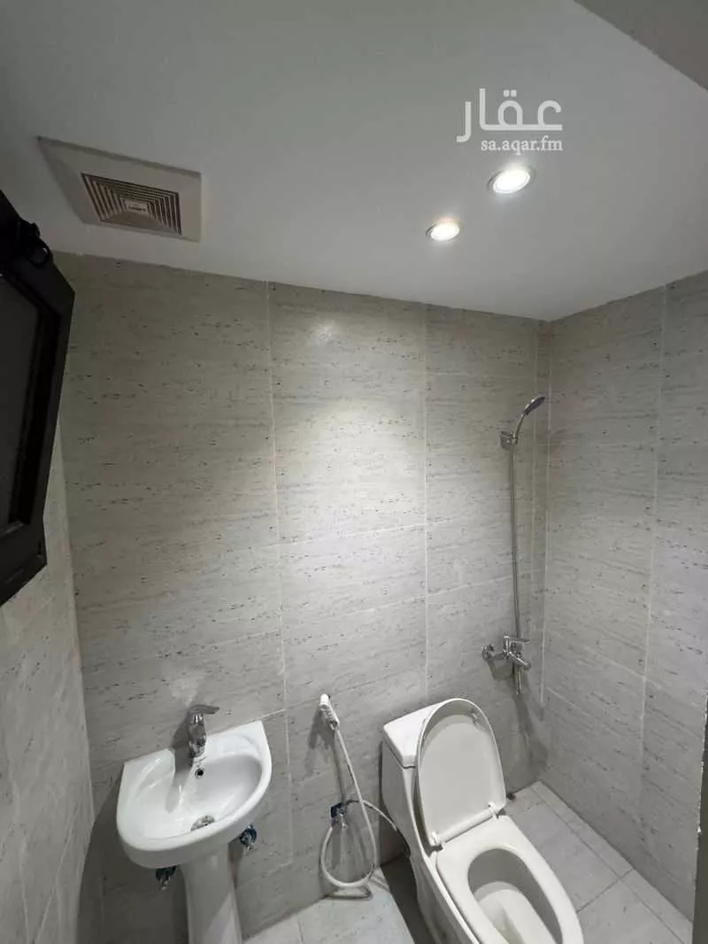 شقة للبيع في شارع 20ا, حي الحمراء, مدينة الخبر, المنطقة الشرقية 1 صورة