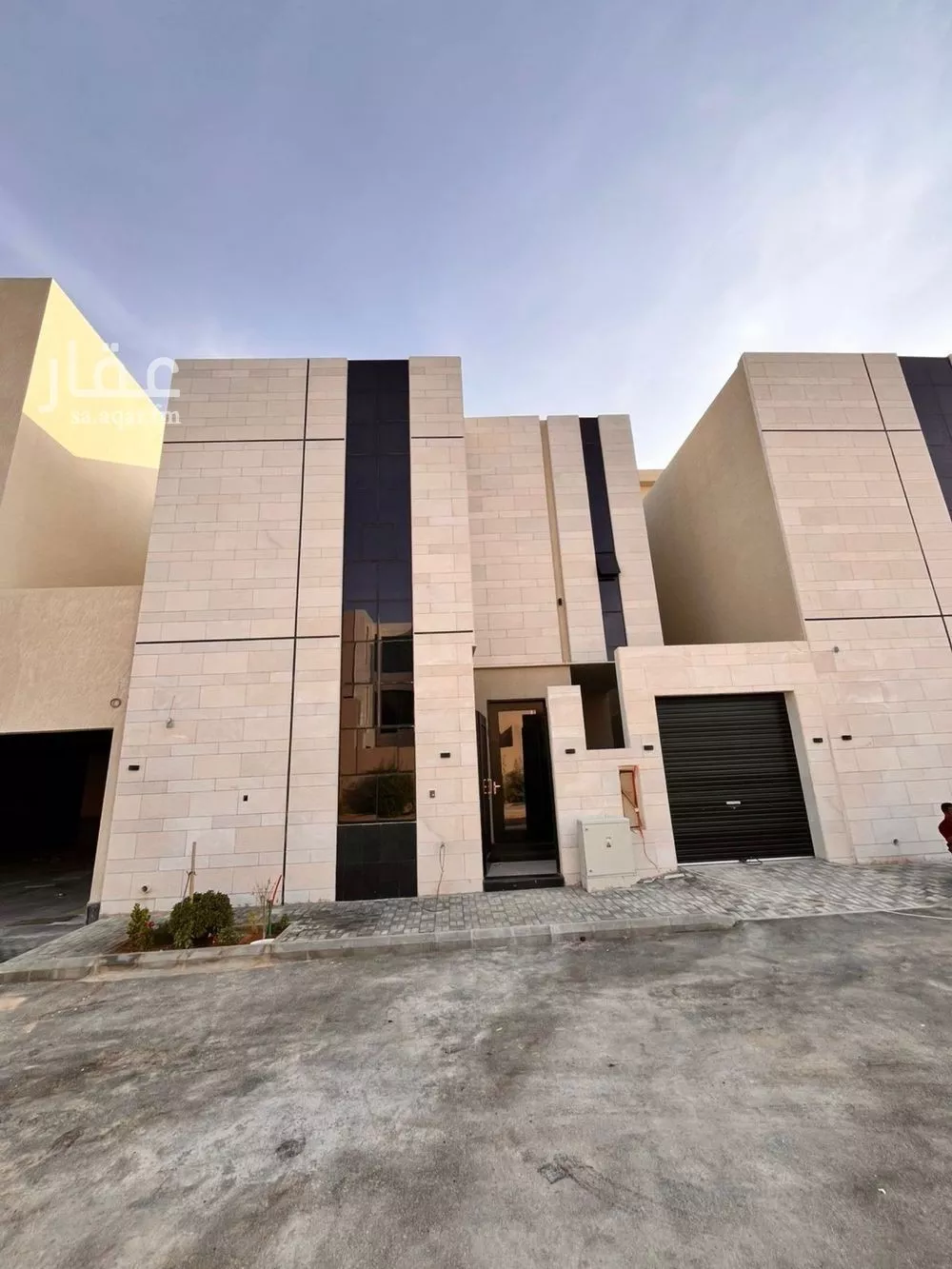 فيلا للبيع في شارع أبي بكر الآجري, حي المهدية, مدينة الرياض, منطقة الرياض 1 صورة