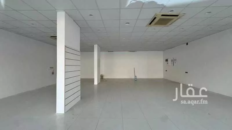 محل للإيجار في شارع الشيخ حسن بن حسين بن علي, حي الحمراء, مدينة الرياض, منطقة الرياض 1 صورة