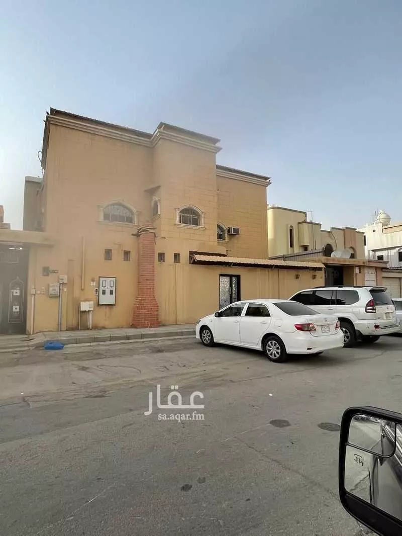 فيلا للبيع في شارع محمد القرشي, حي الحمراء, مدينة الرياض, منطقة الرياض 1 صورة