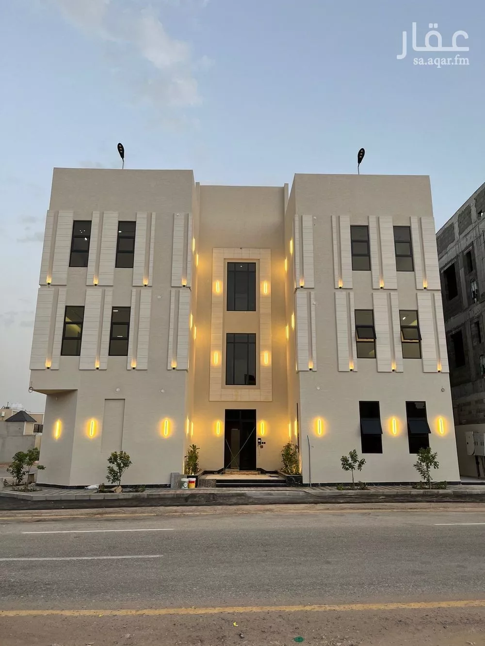 عمارة للبيع في شارع محمد بن هبة الله, حي المهدية, مدينة الرياض, منطقة الرياض 1 صورة