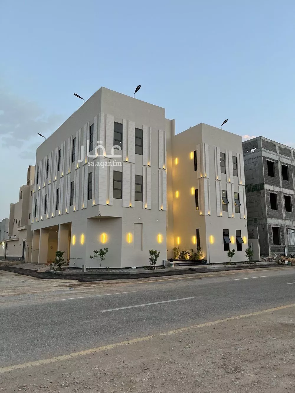 عمارة للبيع في شارع محمد بن هبة الله, حي المهدية, مدينة الرياض, منطقة الرياض 1 صورة