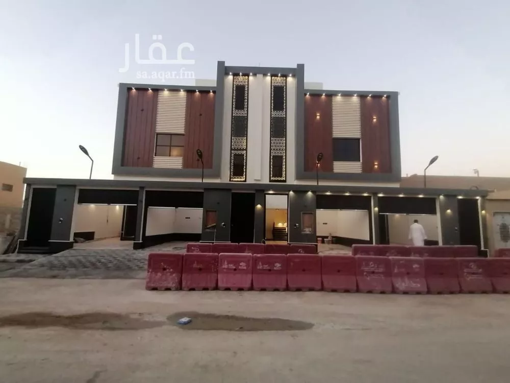 دور للبيع في شارع بدر المزني, حي نوارة, مدينة المزاحميه, منطقة الرياض 1 صورة