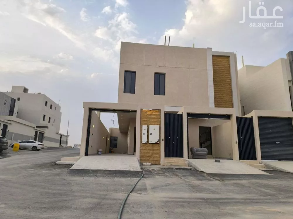 دور للبيع في شارع مالك بن الحارث, حي بدر, مدينة الرياض, منطقة الرياض 1 صورة
