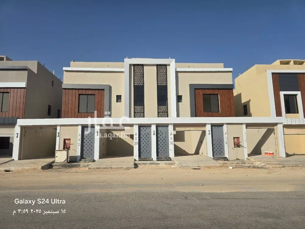 دور للبيع في شارع ممر69, حي عكاظ, مدينة الرياض, منطقة الرياض 1 صورة