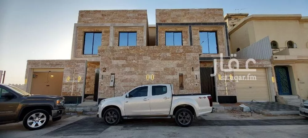 دور للبيع في شارع زياد بن طارق, حي العوالي, مدينة الرياض, منطقة الرياض 1 صورة