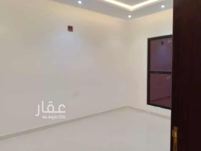 دور للبيع في شارع المغيرة بن نوفل, حي عكاظ, مدينة الرياض, منطقة الرياض 1 صورة