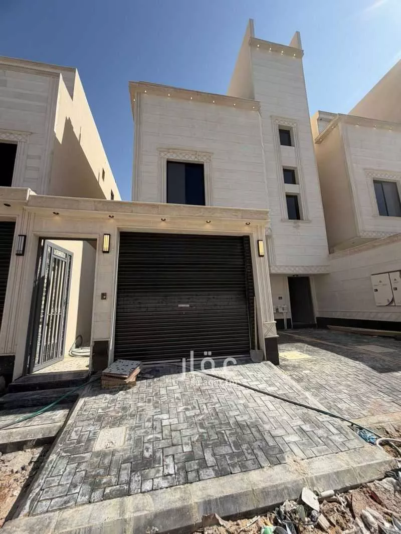 دور للبيع في شارع الامام عبدالله بن سعود بن عبدالعزيز, حي القادسية, مدينة الرياض, منطقة الرياض 1 صورة