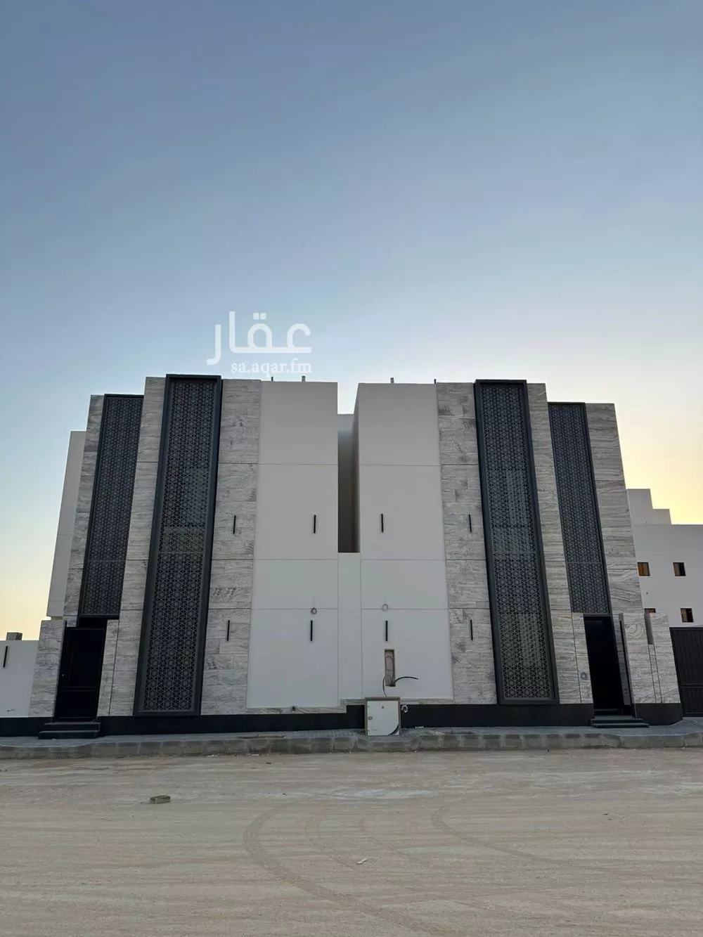 فيلا للبيع في شارع أحمد بن نبهان الحافظ, حي المهدية, مدينة الرياض, منطقة الرياض 1 صورة