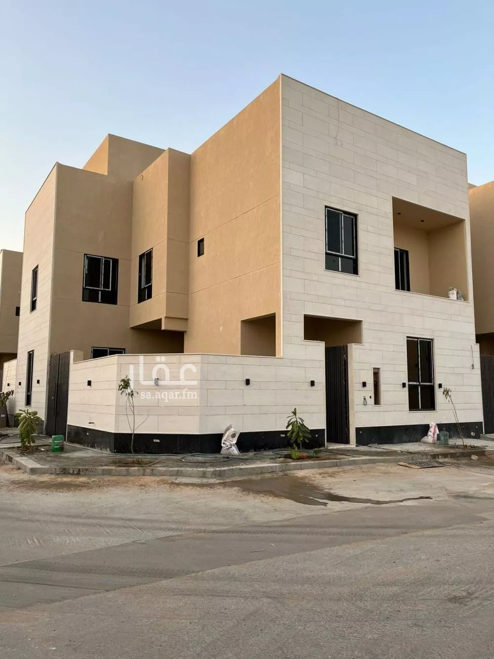 فيلا للبيع في شارع أبي الشيخ الأصبهاني, حي المهدية, مدينة الرياض, منطقة الرياض 1 صورة