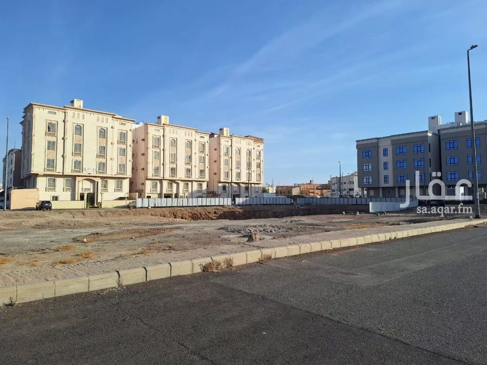 أرض للبيع في شارع ابراهيم الجنيد, حي الإسكان, مدينة المدينه المنوره, منطقة المدينة المنورة 1 صورة