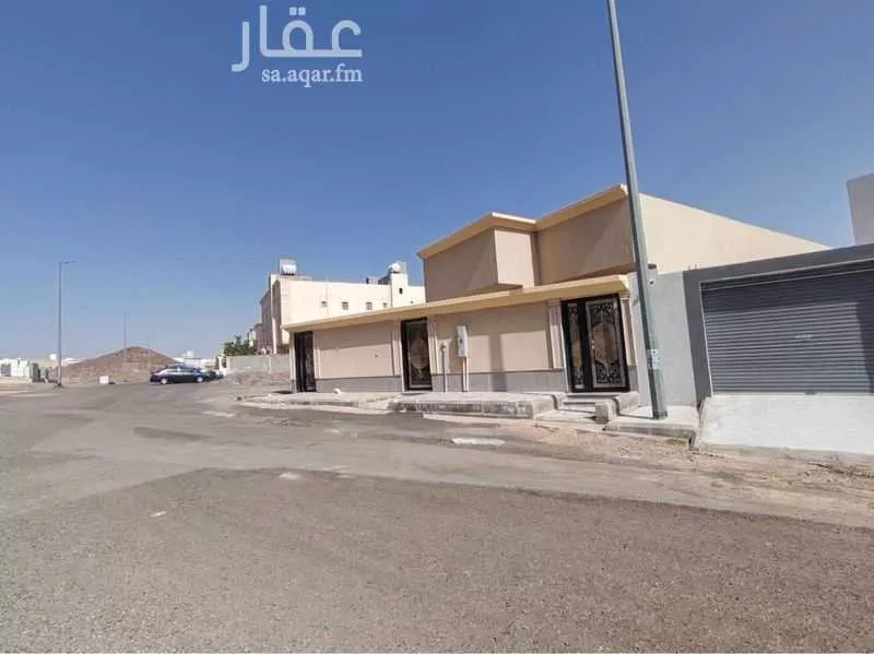 دور للبيع في شارع يزيد بن حنتف, حي الجابرة, مدينة المدينة المنورة, منطقة المدينة المنورة 1 صورة