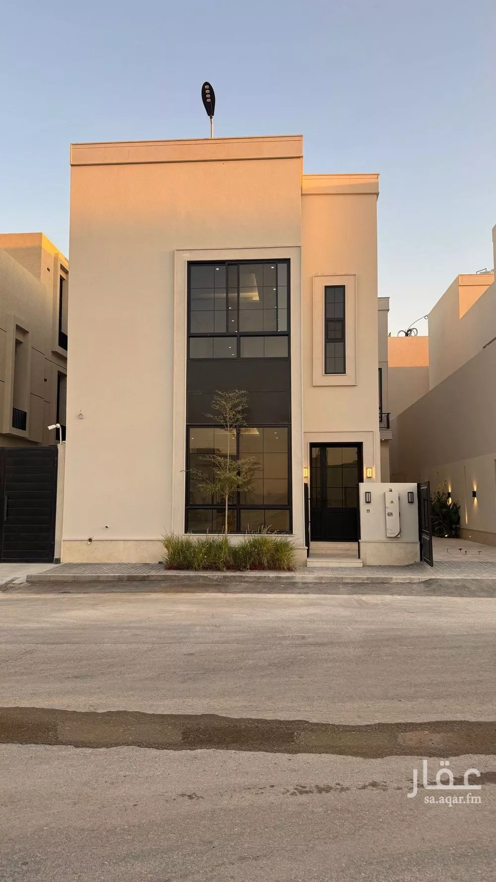 فيلا للبيع في شارع مليح بن طريف, حي المهدية, مدينة الرياض, منطقة الرياض 1 صورة