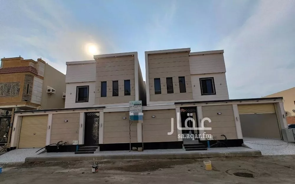 فيلا للبيع في شارع ابن الأيسر, حي الصالحية, مدينة جدة, منطقة مكة المكرمة 1 صورة