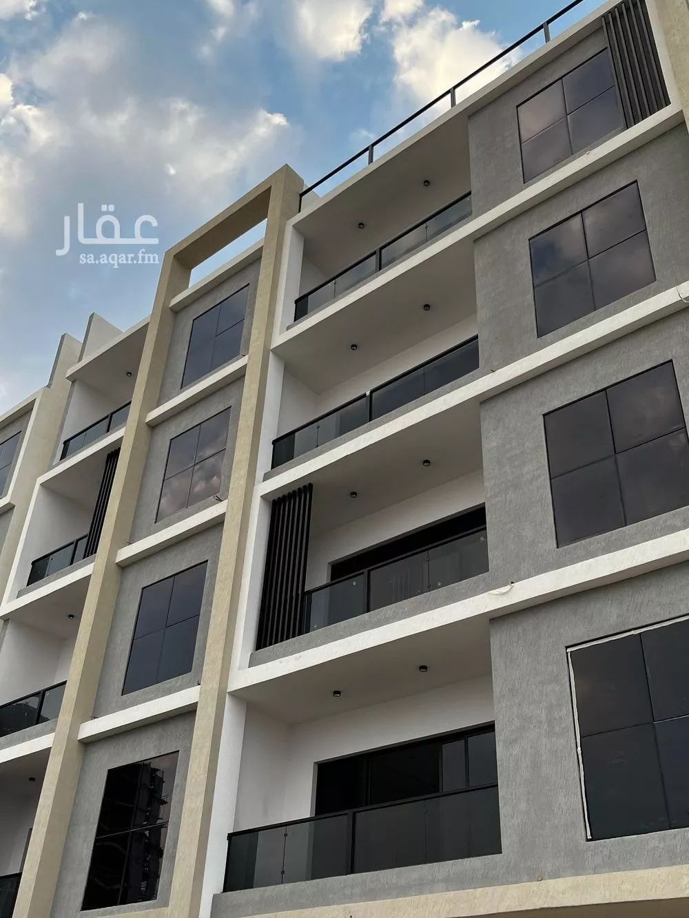 شقة للبيع في شارع شارع الزجاج, حي البحر, مدينة الخبر, المنطقة الشرقية 1 صورة