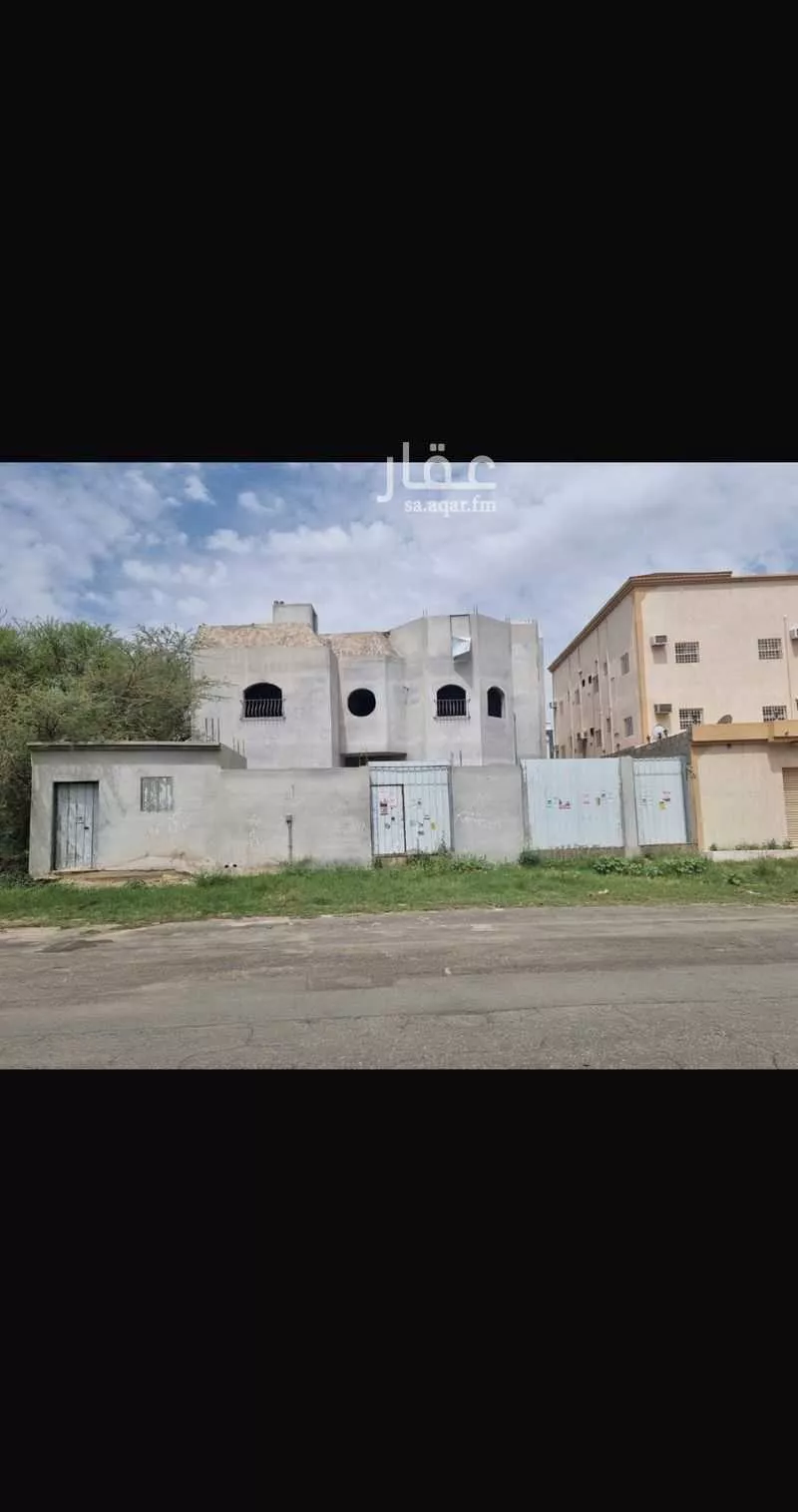 فيلا للبيع في شارع عبدالرحمن ابن قيظي ابن قيس, حي المصيف, مدينة خميس مشيط, منطقة عسير 1 صورة
