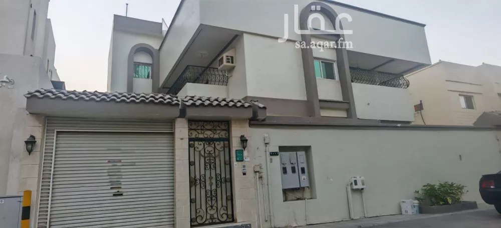 فيلا للبيع في شارع الحسن المثني, حي الشاطئ, مدينة جدة, منطقة مكة المكرمة 1 صورة