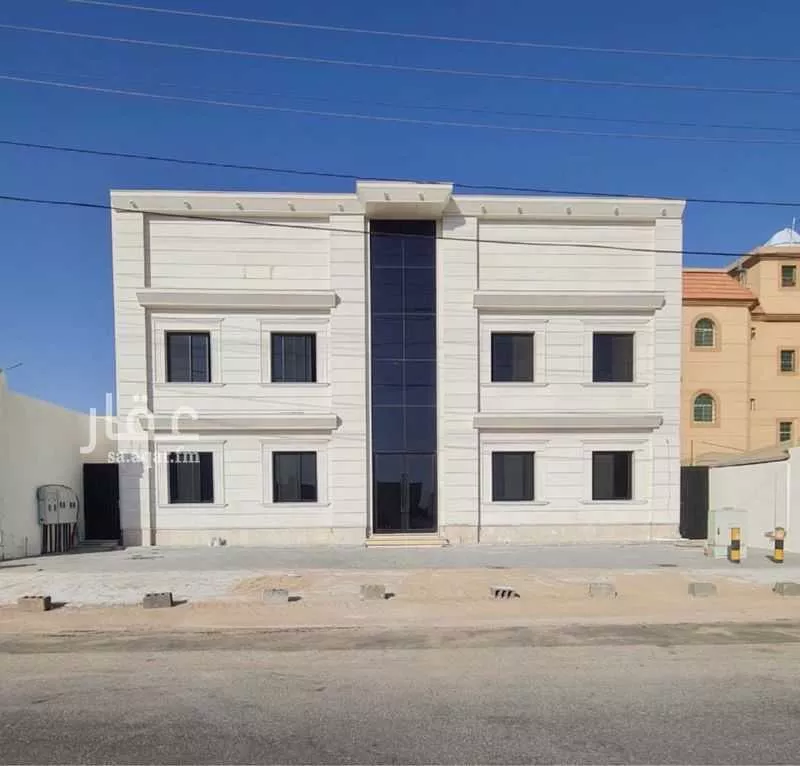 عمارة للبيع في شارع هشام بن عبدالملك , حي البلدية, مدينة حفر الباطن, المنطقة الشرقية 1 صورة