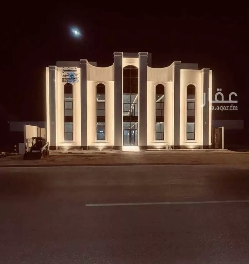 عمارة للبيع في شارع الاحنف بن قيس, حي الصفاء, مدينة حفر الباطن, المنطقة الشرقية 1 صورة