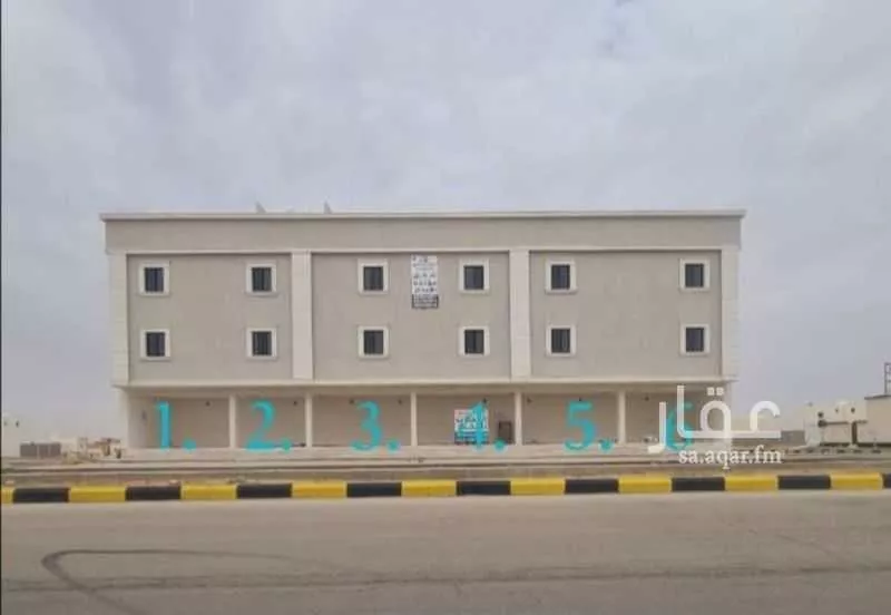 عمارة للبيع في شارع قتادة بن النعمان, حي الوادي, مدينة حفر الباطن, المنطقة الشرقية 1 صورة