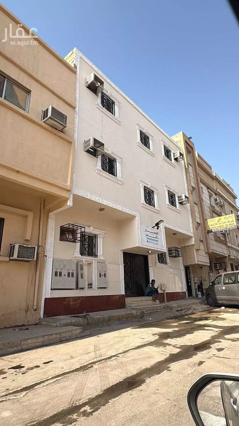 عمارة للبيع في شارع رغدان, حي ثليم, مدينة الرياض, منطقة الرياض 1 صورة