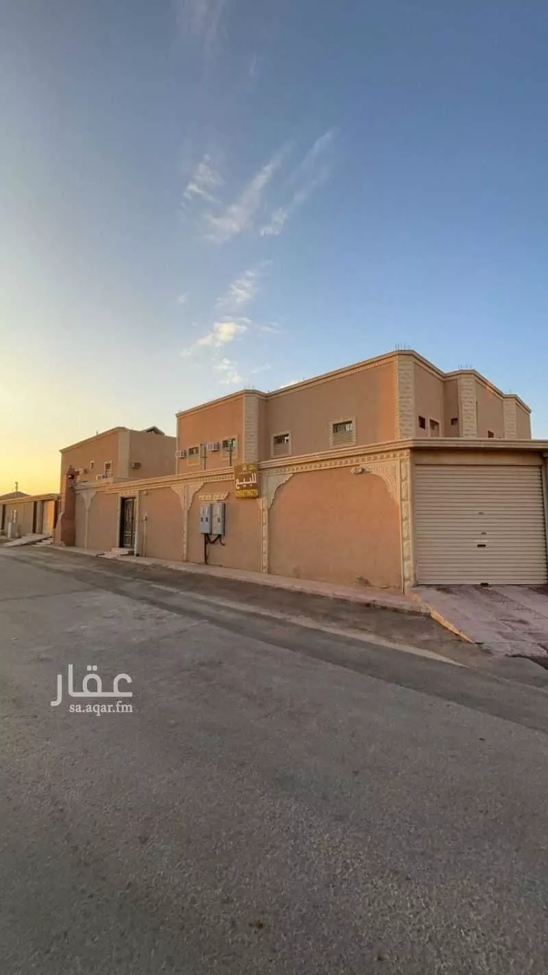 فيلا للإيجار في شارع شارع زيد بن الخطاب, حي الهدا, مدينة المزاحميه, منطقة الرياض 1 صورة