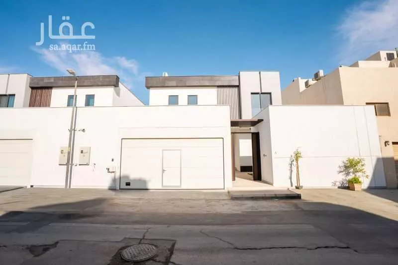 فيلا للبيع في شارع سوسة, حي الورود, مدينة الرياض, منطقة الرياض 1 صورة