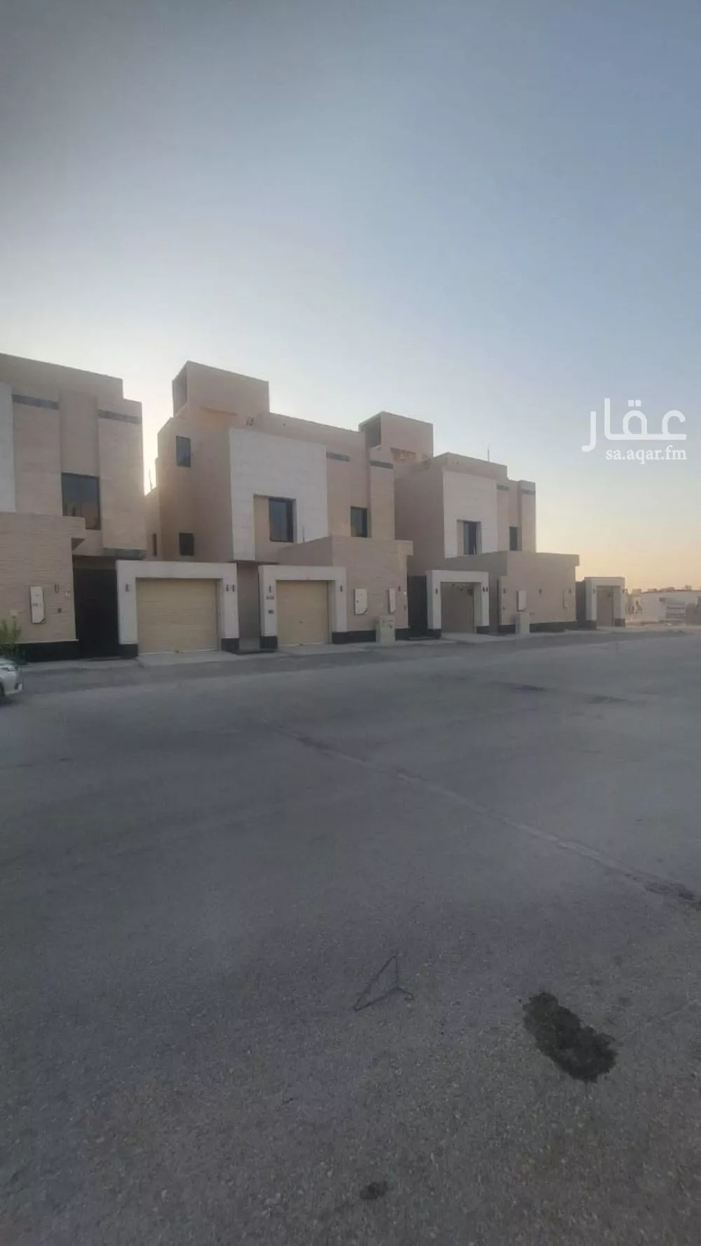 عمارة للبيع في شارع محمد بن شريك, حي البيان, مدينة الرياض, منطقة الرياض 1 صورة