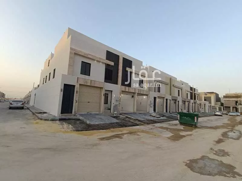 فيلا للبيع في شارع النفوذ, حي عكاظ, مدينة الرياض, منطقة الرياض 1 صورة