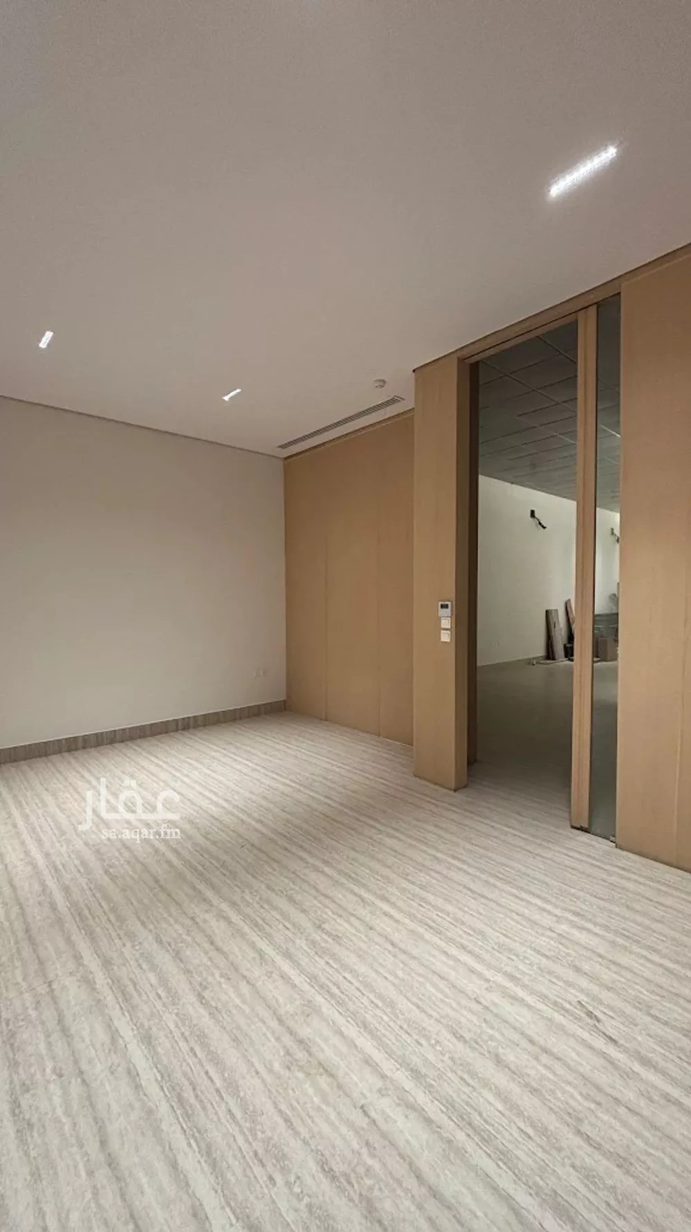 مكتب تجاري للإيجار في شارع ابي بكر الصديق الفرعي, حي الياسمين, مدينة الرياض, منطقة الرياض 1 صورة